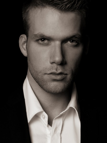 MODELSOFFICE-KOEN-HEAD