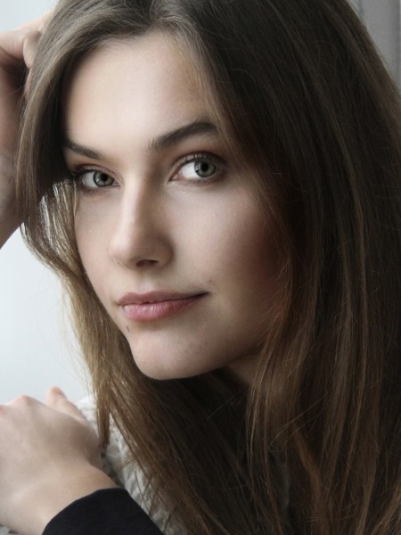 MODELSOFFICE-LIESL-HEAD