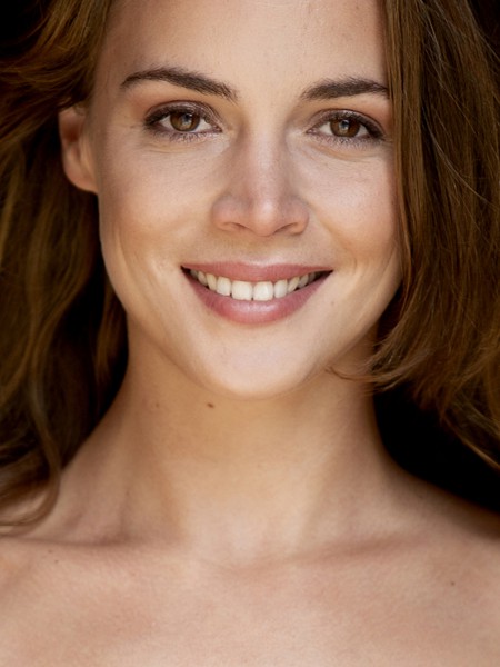 MODELSOFFICE-LOUISE-HEAD