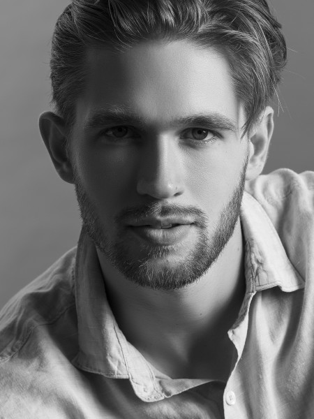 MODELSOFFICE-ARTHUR-HEAD.