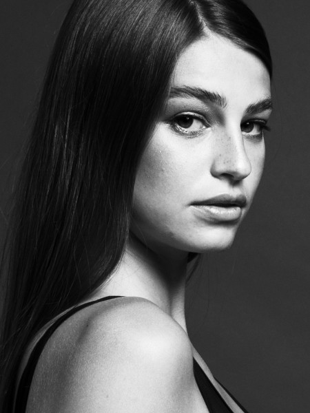 MODELSOFFICE-EMILIE-HEAD.jpg