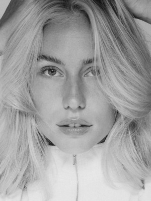 MODELSOFFICE-LISSA-HEAD.jpg