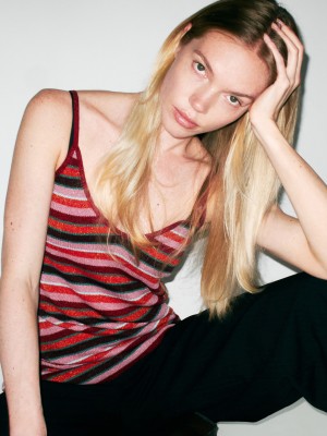 MODELSOFFICE-NOA-HEAD.jpg